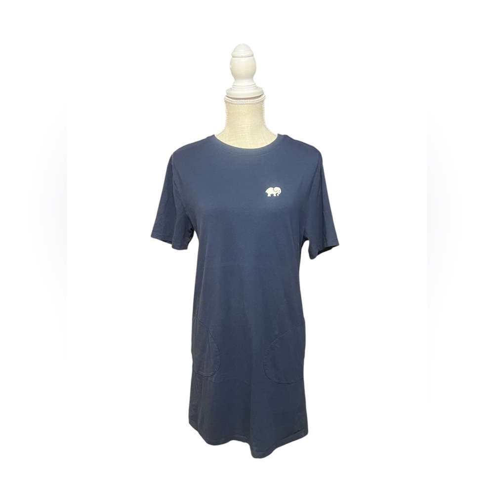 Ivory Ella t-shirt dress.‎